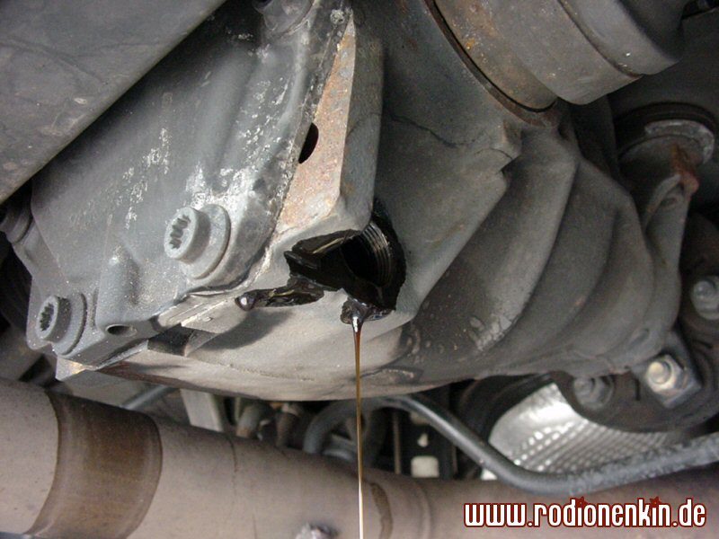 Öl ablassen Differential Mercedes